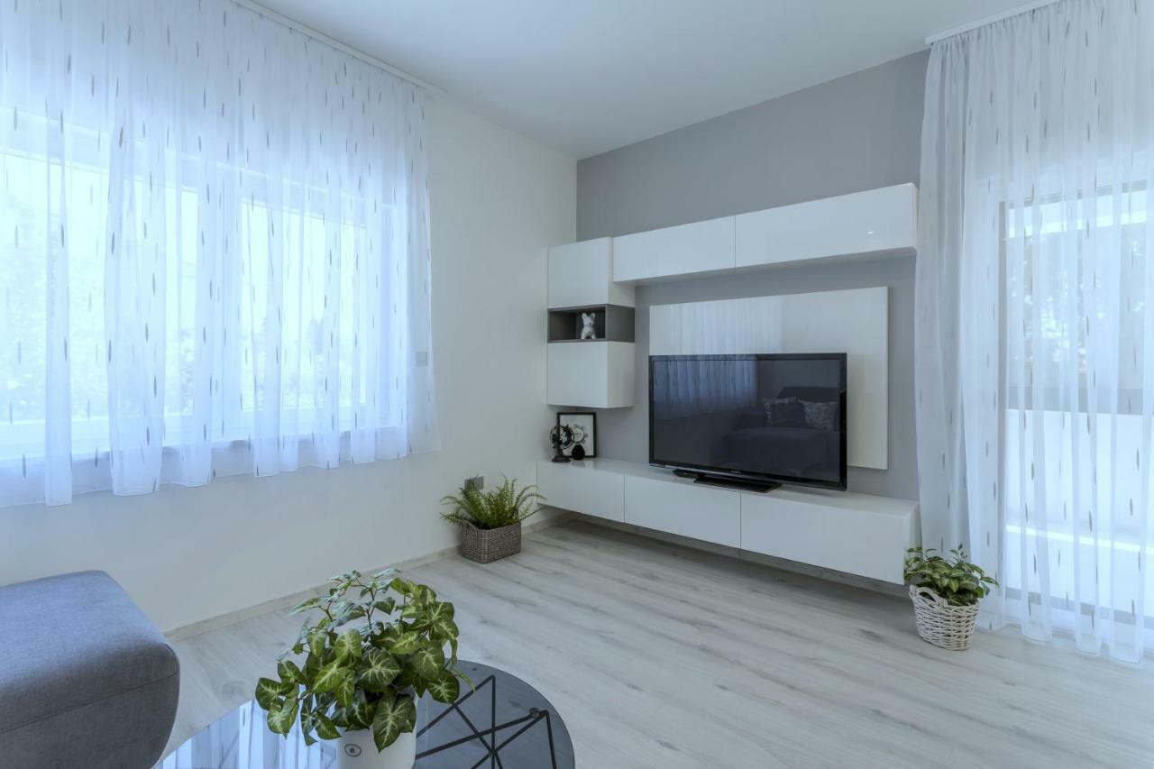 Villa Ema Kastela With Private Heated Pool Exterior foto