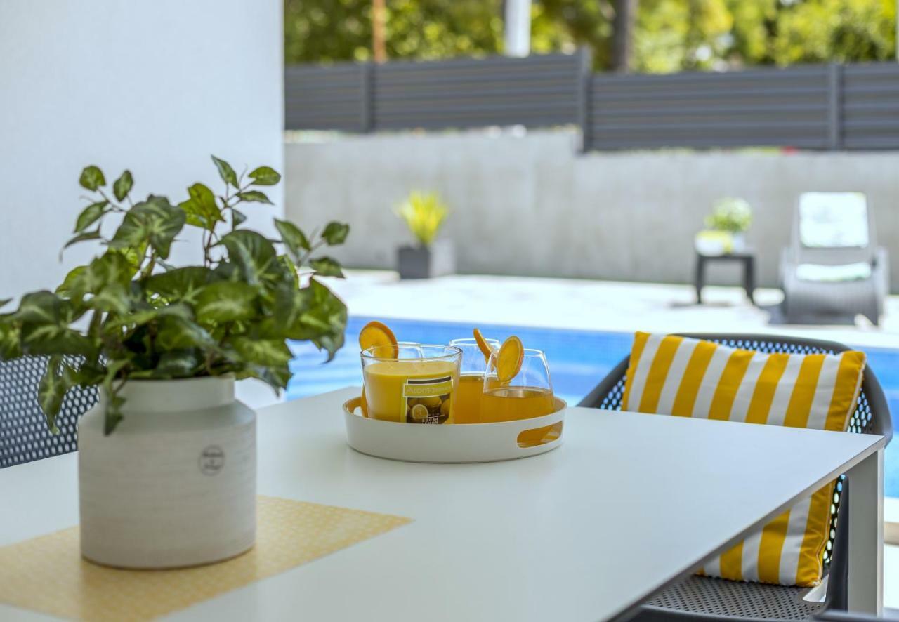 Villa Ema Kastela With Private Heated Pool Exterior foto